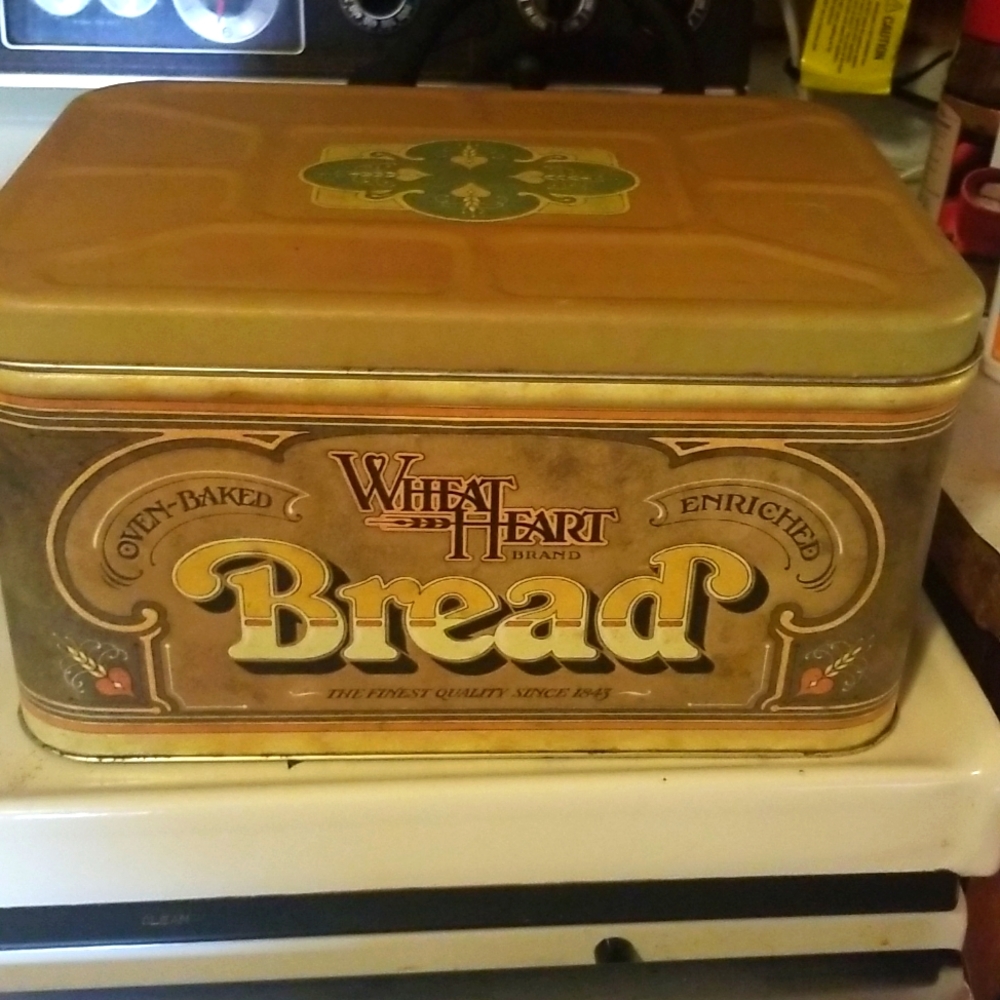 Vintage Metal Wheat Heart Bread Box Vented With Lid 1979 Pentron Industries Inc